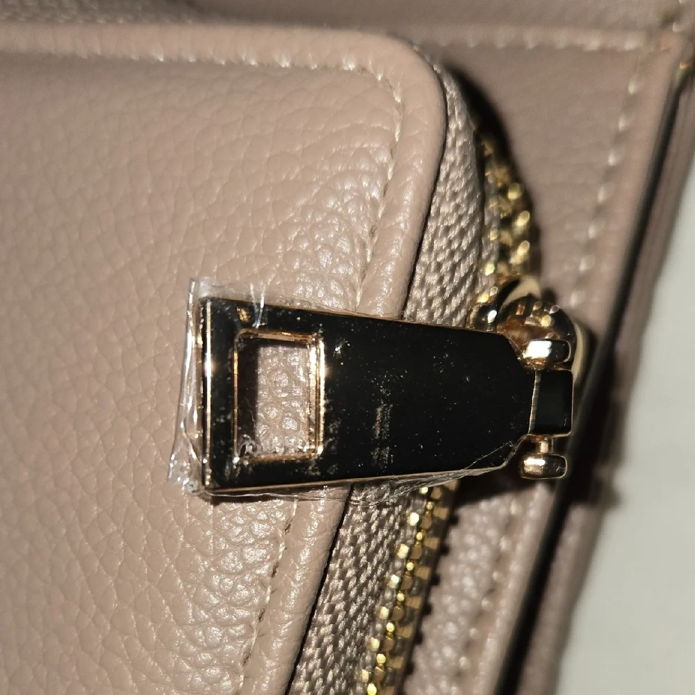 Mali+Lili Lola Quilted Taupe Crossbody Bag - Picture 9 of 12